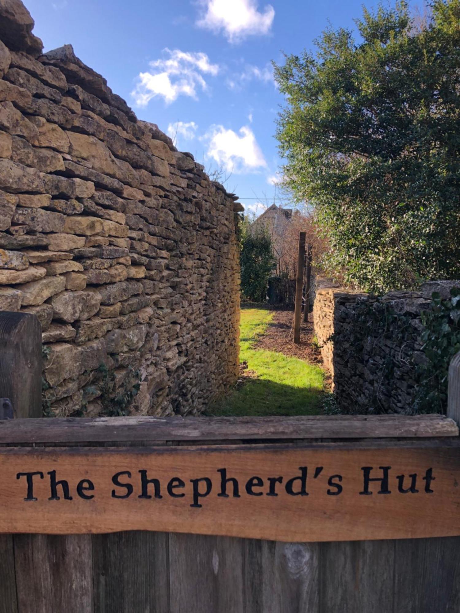 Green Valley, Cotswold Stay With Hamper Cheltenham Eksteriør billede
